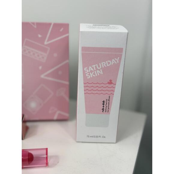 Makeup and Skincare Lot #77 - Picture 2 of 6